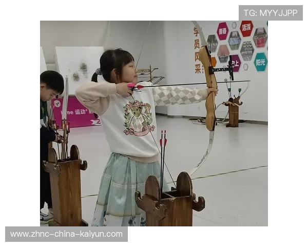 射箭学院加强青少年训练营的师资轮换与质量控制，射箭培训费用高不