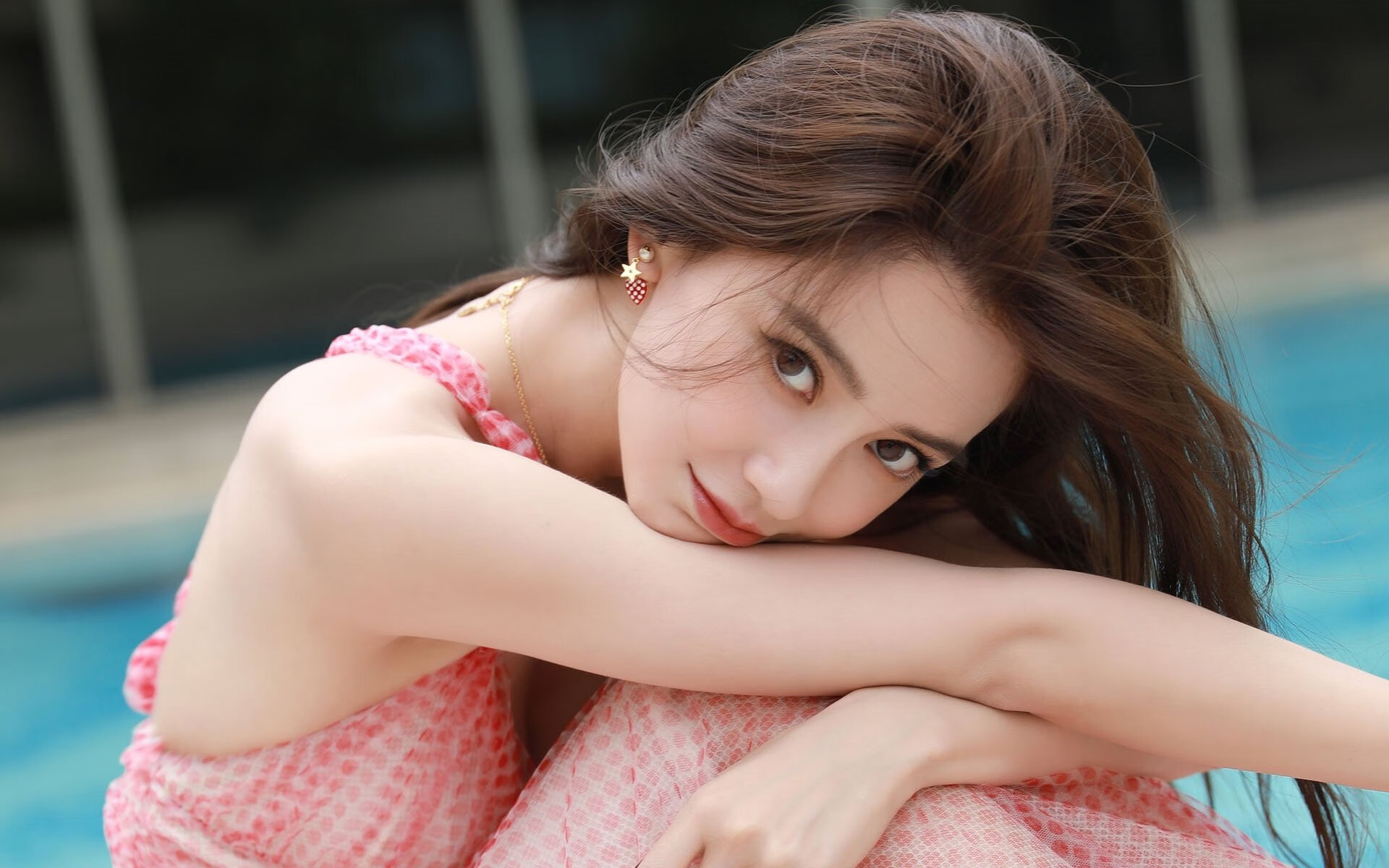 中国男篮外线核心状态回升 带动整体进攻,中国男篮历经28小时抵达赛区